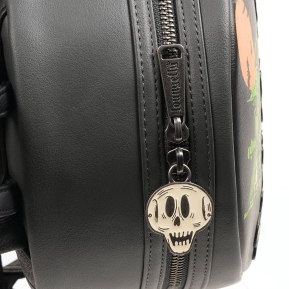 Disney 100 Halloween Trick or Treaters Glow-in-the-Dark Mini-Backpack - EE Excl. - Picture 8 of 10